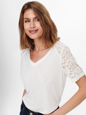 Stinne Lace Top. Cloud Dancer