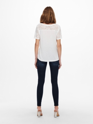 Stinne Lace Top. Cloud Dancer